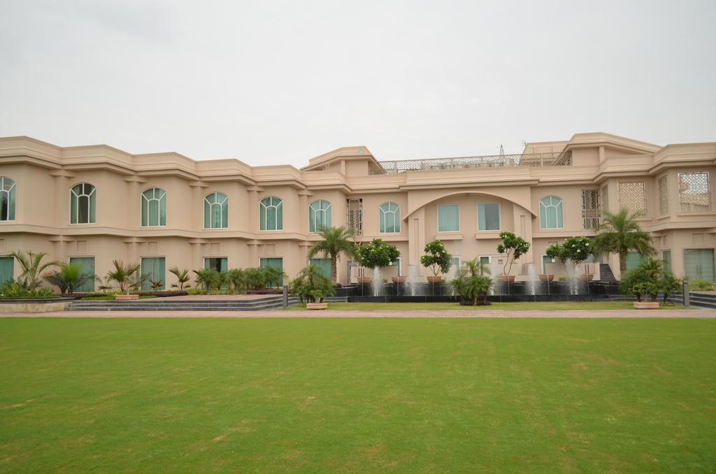 The Umrao Hotel Új-Delhi Kültér fotó